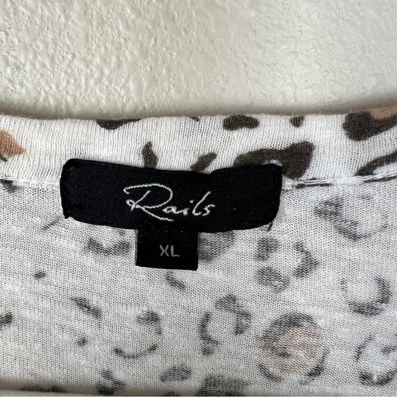 Rails Jourdan White Mocha Leopard Linen Blend Henley Top - Picture 4 of 6